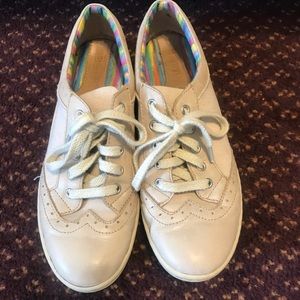 Born Oxford style shoes. Great condition!